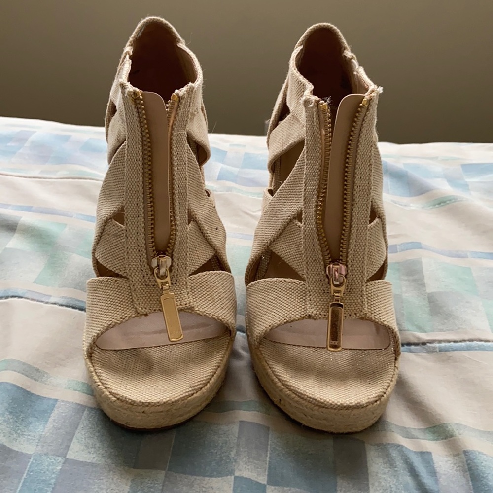 Sandal
